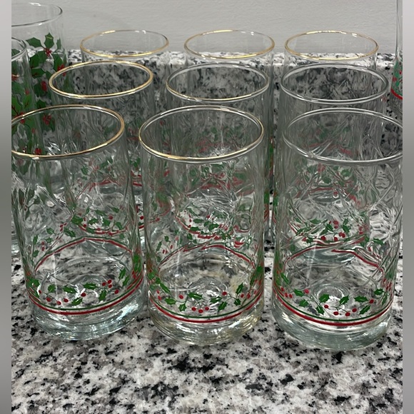 Vintage Arby’s Christmas Glasses 1984/1985 (see description for prices) - Picture 3 of 3